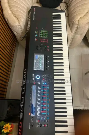 Yamaha Piano Montage M8x Complete 88 Key's Synthesizer Workstation.