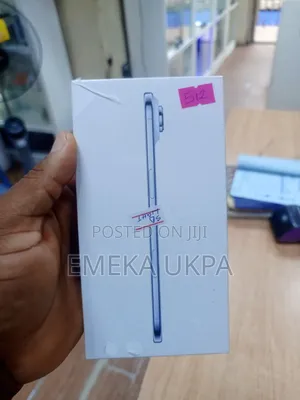 New Apple iPhone 17e 512 GB Silver