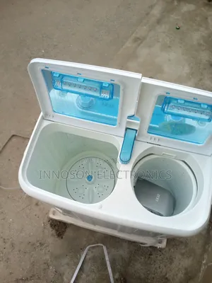 Akai 4kg Manual Washing and Spinning Machine.