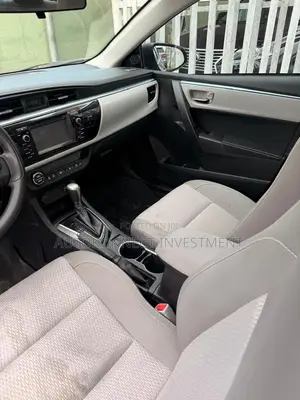 Toyota Corolla LE Plus 4dr Sedan (1.8L 4cyl CVT) 2015 Gray