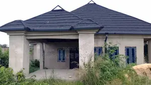 5bdrm Bungalow in Poka, Epe for sale