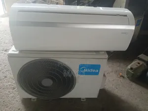 Neat Midea Split Air Conditioner