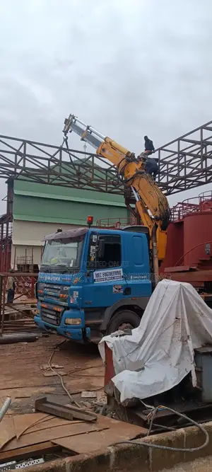 17 Tons Haib for Hire
