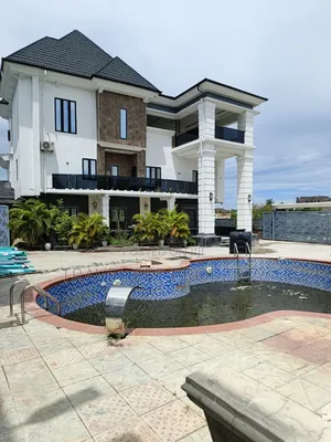 7bdrm Mansion in Private Estate Eleko for sale