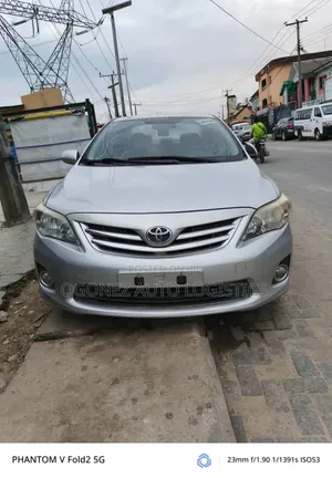 Toyota Corolla LE 4dr Sedan (1.8L 4cyl 4A) 2013 Silver