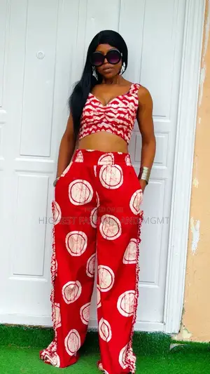 Short Top and Baggy Pants - Style 678