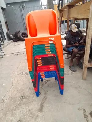 Plastic Chairs She Ok
