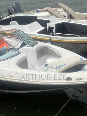 Naija Used 10 Seater Boat (Bow-Rider) Fully Functional.