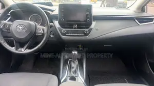 Toyota Corolla LE 2020 Silver