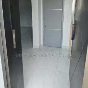 4bdrm Duplex in Gra for rent
