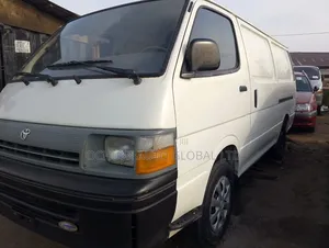 Toyota HiAce 2003 White