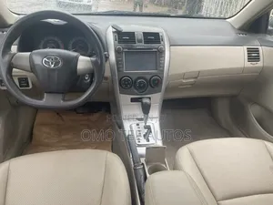 Toyota Corolla L 4-Speed Automatic 2013 Silver