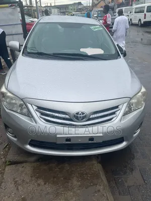 Toyota Corolla L 4-Speed Automatic 2013 Silver