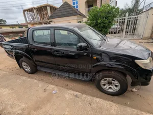 Toyota Hilux 2013 Black