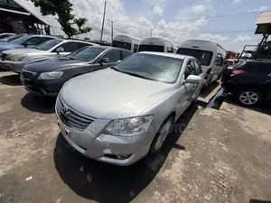 Toyota Camry XLE V6 4dr Sedan (3.5L 6cyl 6AM) 2010 Silver