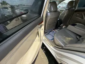 Toyota Camry XLE V6 4dr Sedan (3.5L 6cyl 6AM) 2010 Silver