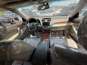 Toyota Camry XLE V6 4dr Sedan (3.5L 6cyl 6AM) 2010 Silver