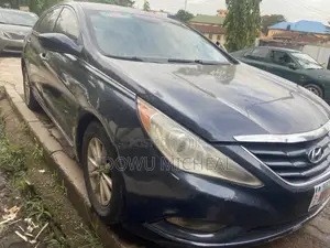 Hyundai Sonata GLS Sedan FWD (2.4L 4cyl 6A) 2011 Blue