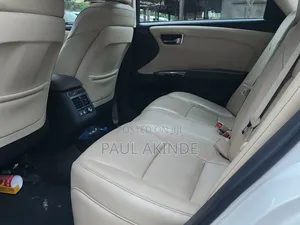 Toyota Avalon Limited 4dr Sedan (3.5L 6cyl 6A) 2014 White
