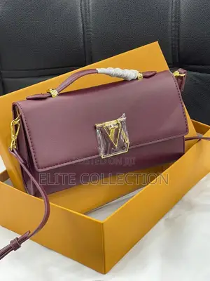 Louis Vuitton Quality:-Luxury Bag Material:Comes With Full Package