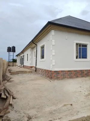 Furnished 2bdrm Bungalow in Agbharo New Lay Out, Ugheli for rent