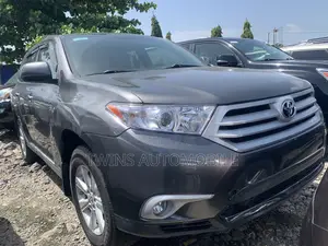 Toyota Highlander Limited 2012 Gray
