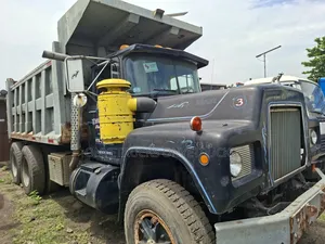 Tokunbo Double Gear Lever Rmodel Mack Ten Tyres Dump Truck 24valve