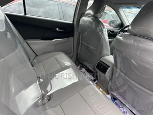 Toyota Camry XLE 4dr Sedan (2.5L 4cyl 6A) 2013 Green