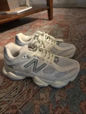 New Balance 9060