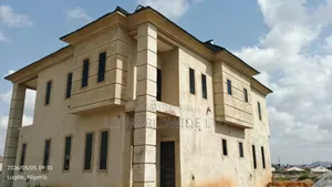 5bdrm Duplex in Sabon Lugbe for sale