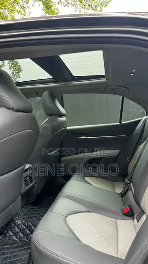 Toyota Camry XLE FWD (2.5L 4cyl 8AM) 2018 Brown