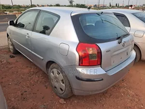 Toyota Corolla Liftback 2004 Silver