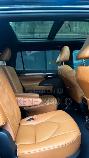 Toyota Highlander Platinum 2021 Brown