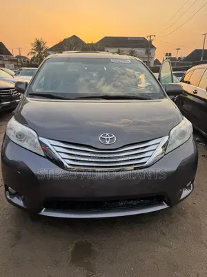 Toyota Sienna 2015 Gray