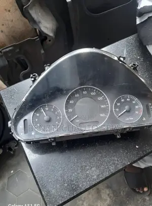 C180 (203) Mercedes Speed Clock