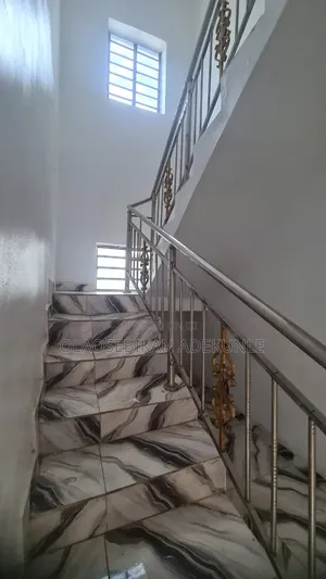 3bdrm Duplex in Akala Estate, Akobo for rent