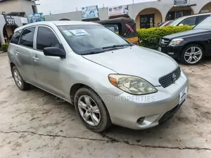 Toyota Matrix XR Hatchback FWD (1.8L 4cyl 4A) 2004 Silver