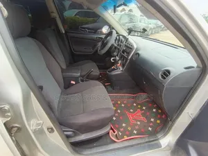 Toyota Matrix XR Hatchback FWD (1.8L 4cyl 4A) 2004 Silver