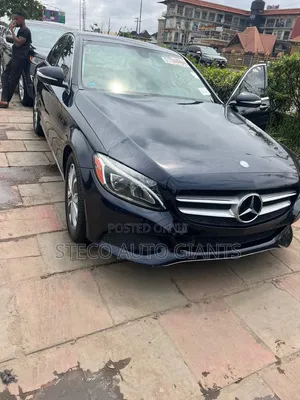 Mercedes-Benz C300 2016 Blue