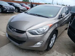 Hyundai Elantra Limited Sedan FWD (1.8L 4cyl 6A) 2013 Gray
