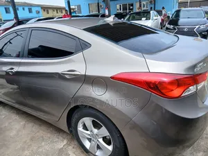 Hyundai Elantra Limited Sedan FWD (1.8L 4cyl 6A) 2013 Gray
