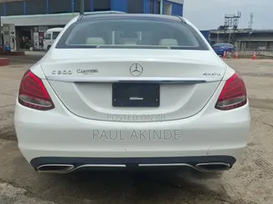 Mercedes-Benz C300 Luxury 4dr AWD 4Matic Sedan (2.0L 4cyl 7A) 2015