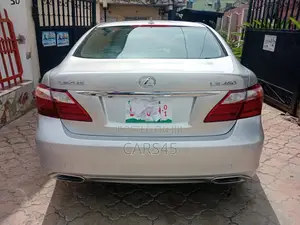 Lexus LS 2010 Silver