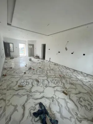 2bdrm Block of Flats in Surulere for sale
