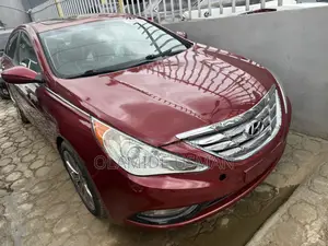 Hyundai Sonata Limited Sedan FWD (2.4L 4cyl 6A) 2012 Red