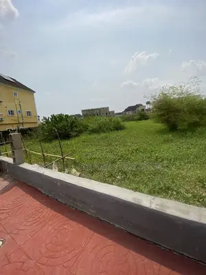 5 Plots of Land With