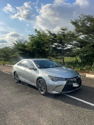 Toyota Camry 2016 Silver