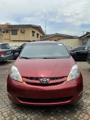 Toyota Sienna 2007 Red