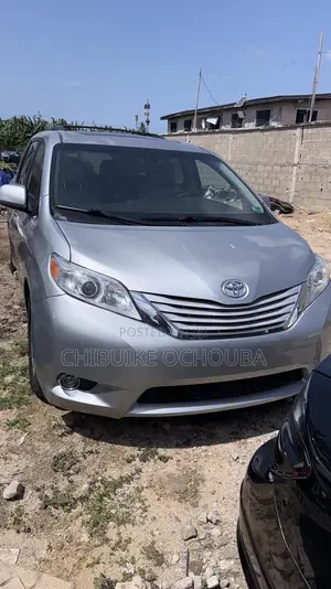 Toyota Sienna 2015 Gray
