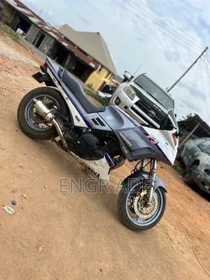Yamaha 2000 Gray